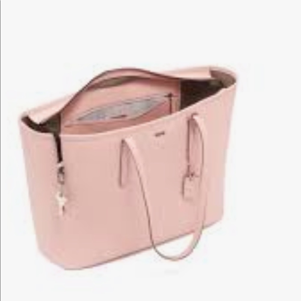 NWT Tumi everyday saffiano leather blush color tote top zipper Travel Authentic